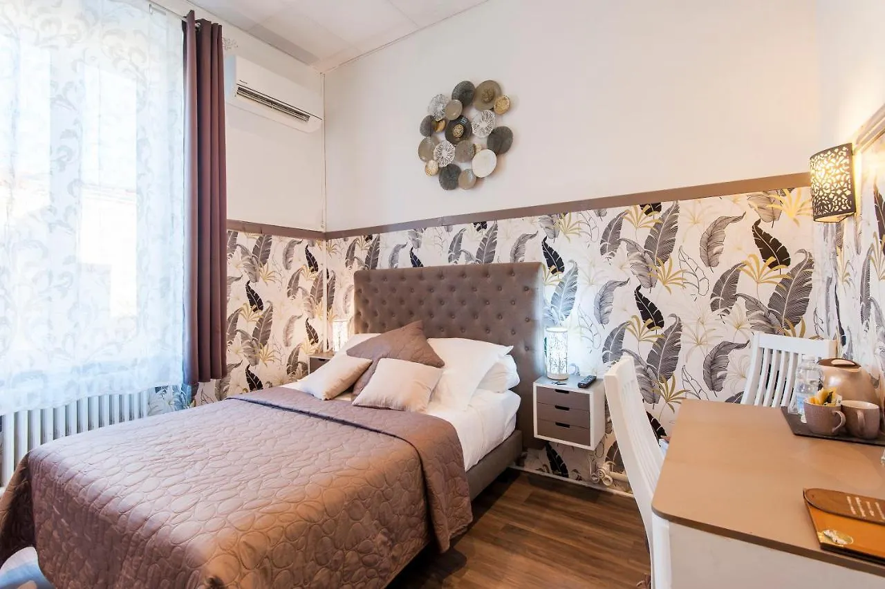 Hotel De Charme Le Provence Salon-de-Provence 3*,