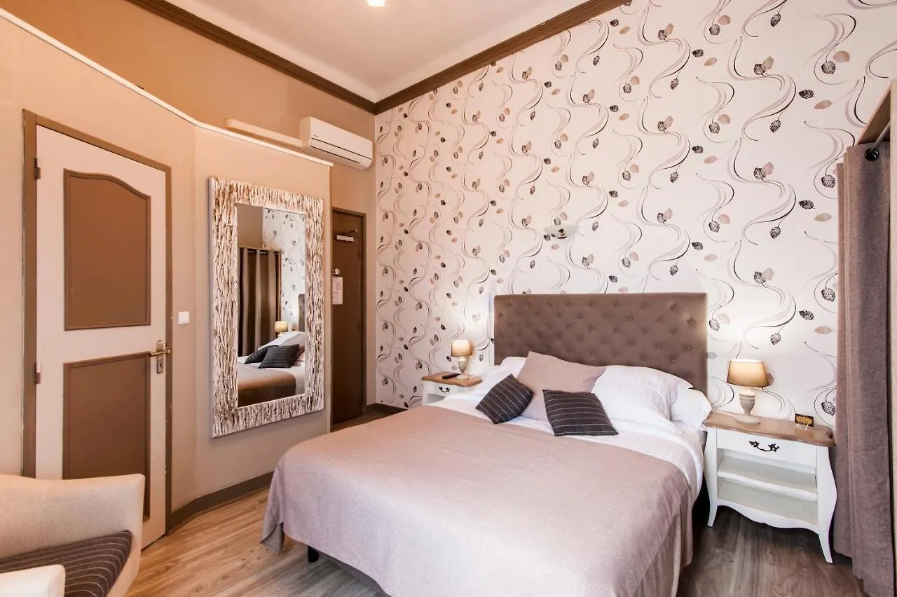 ***  Hotel De Charme Le Provence Salon-de-Provence Frankrijk