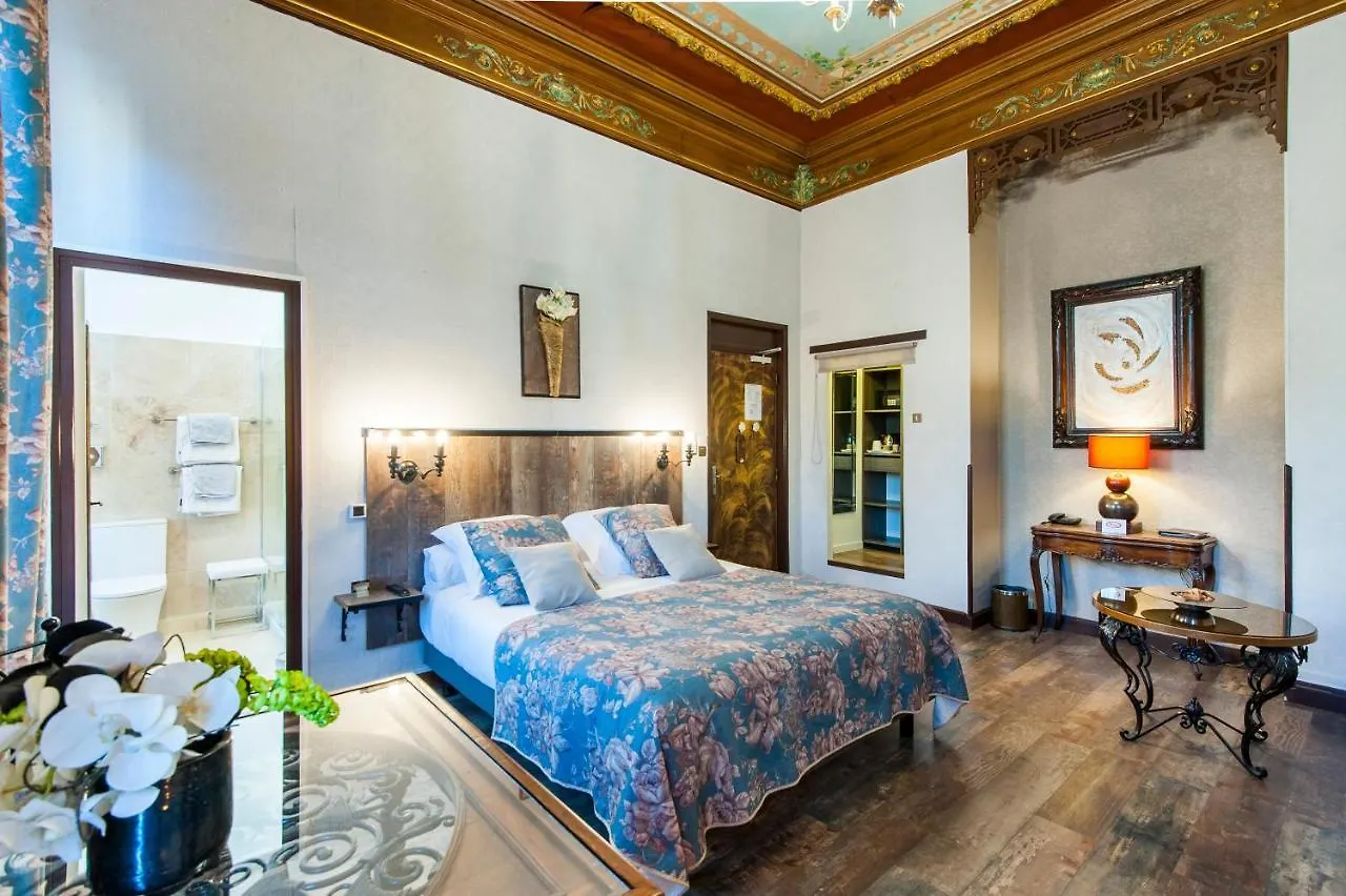 Hotel De Charme Le Provence Salon-de-Provence 3*,  France