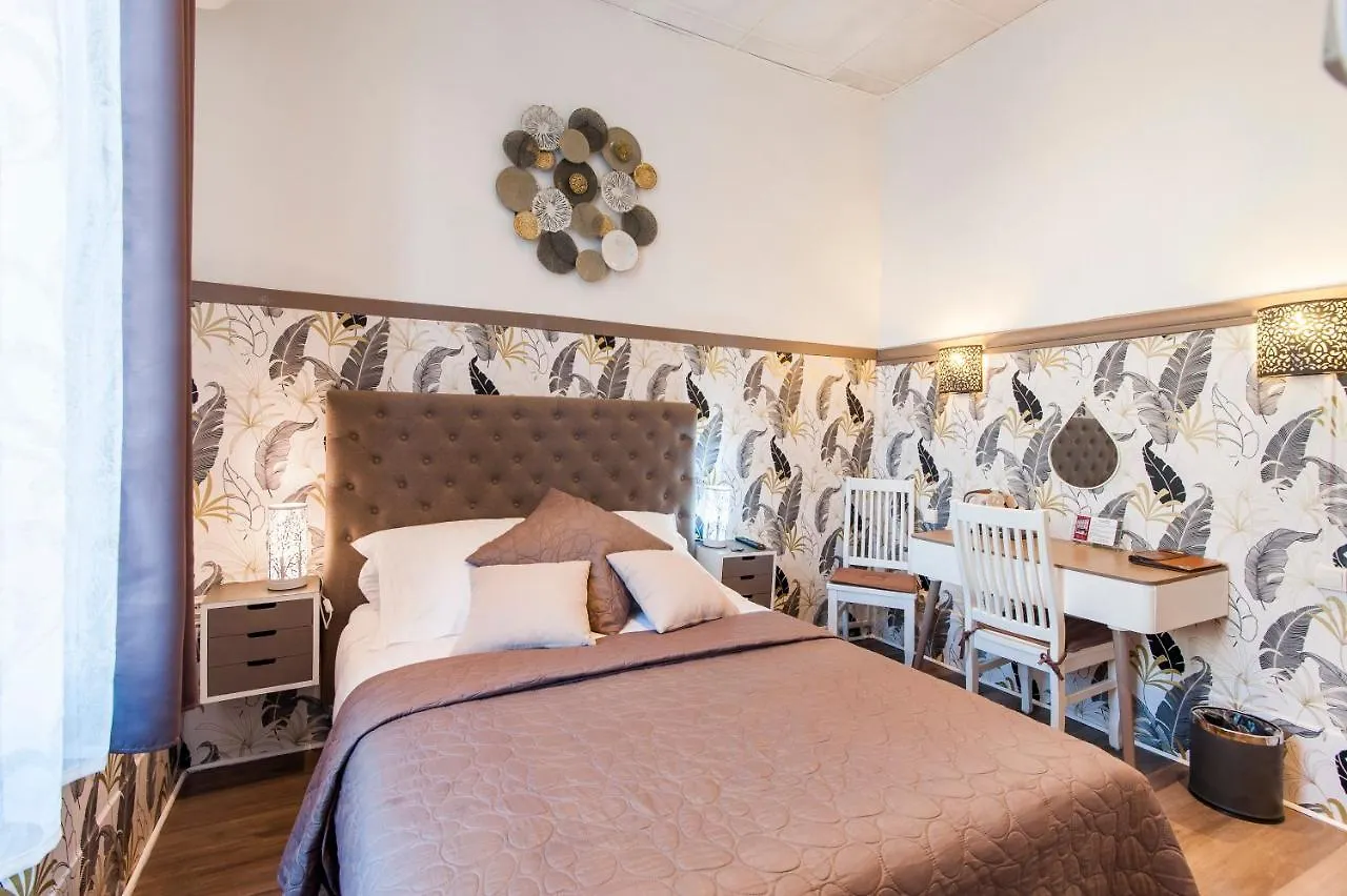 Hotel De Charme Le Provence Salon-de-Provence