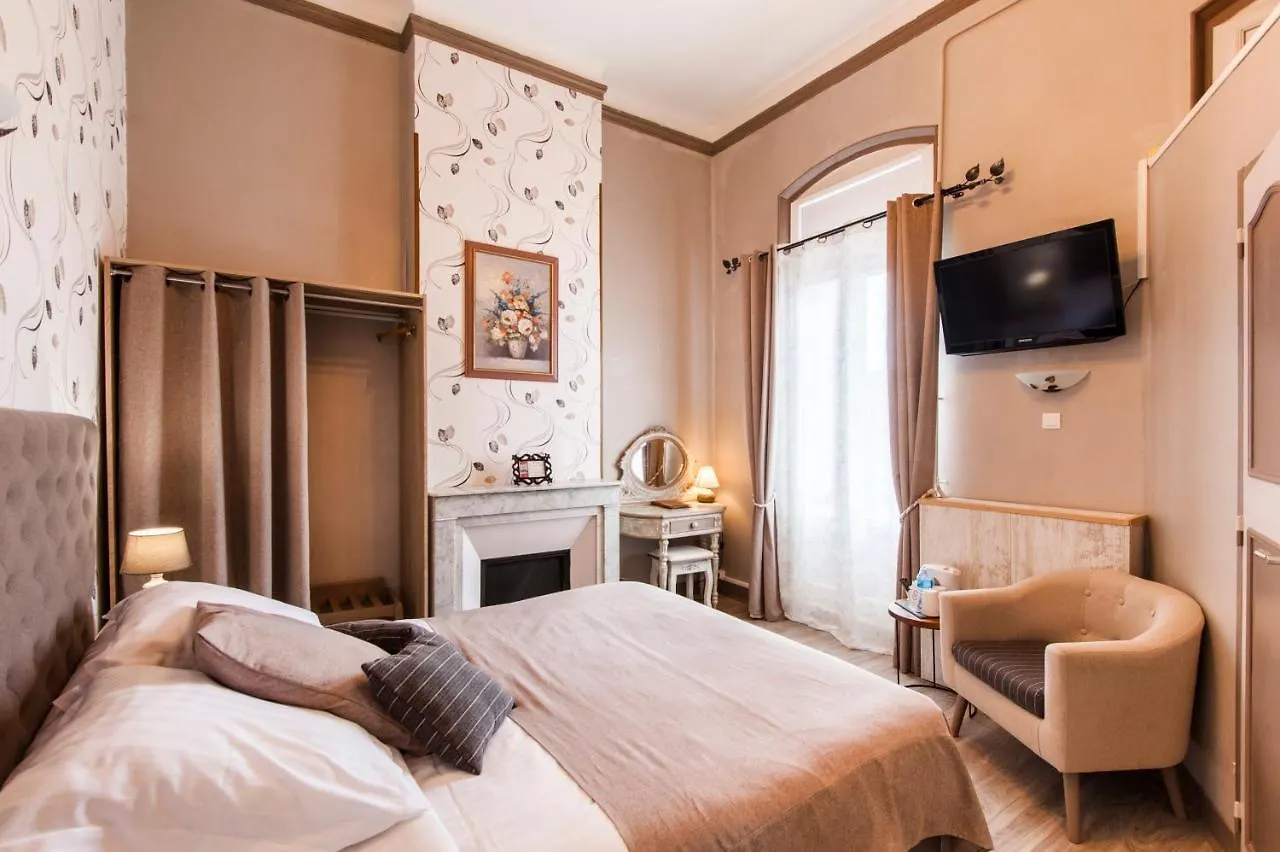 Hotel De Charme Le Provence Salon-de-Provence France