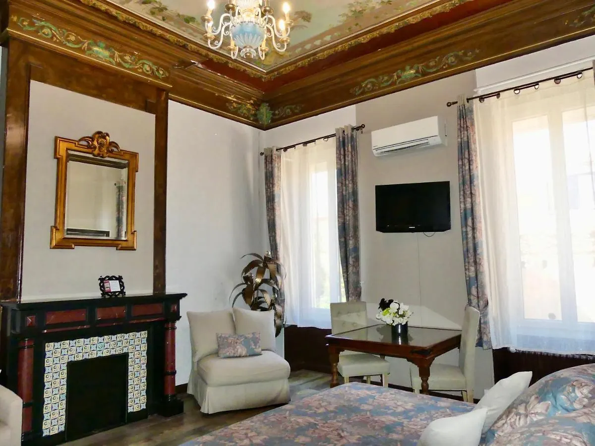 Hotel De Charme Le Provence Salon-de-Provence