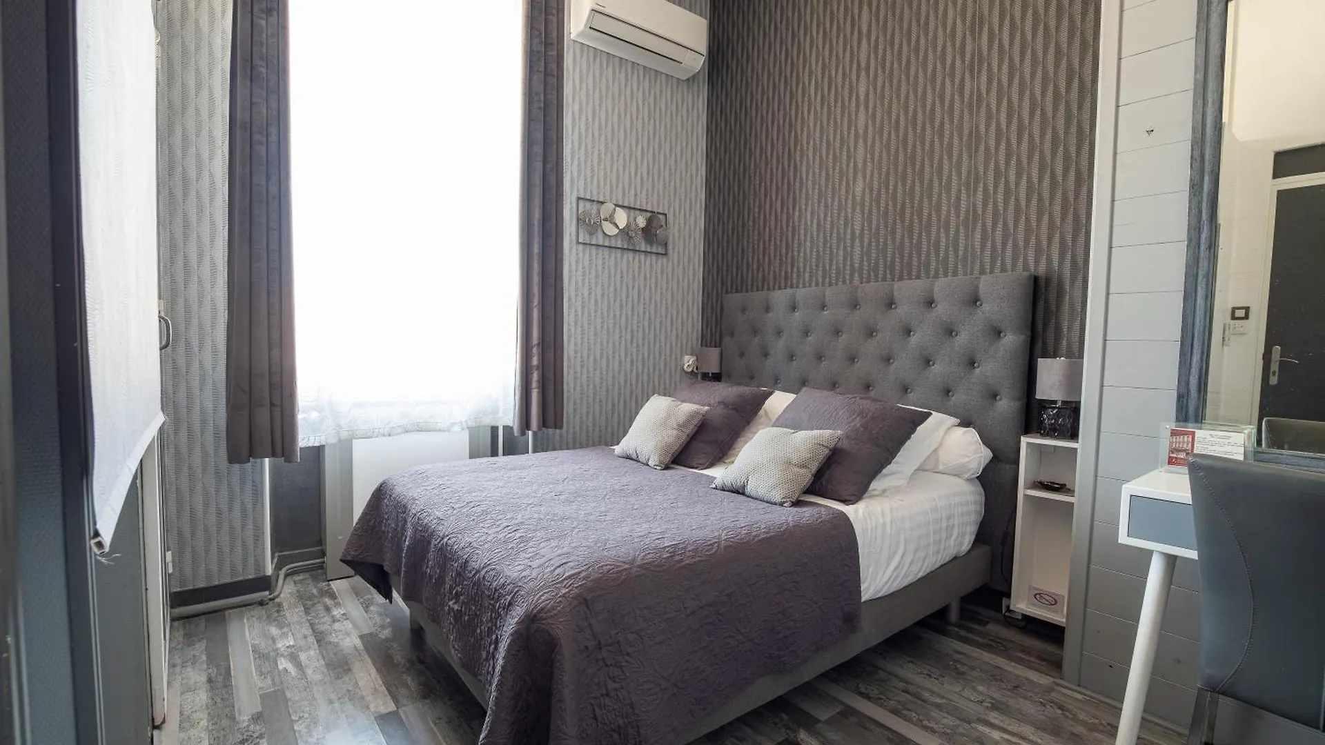 Hotel De Charme Le Provence Salon-de-Provence 3*,